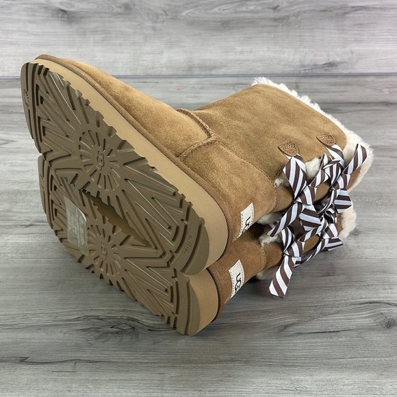 🍁 UGG 🍁 BAILEY BOW DIAGONAL STRIPES BOOYS - Picture 6 of 14